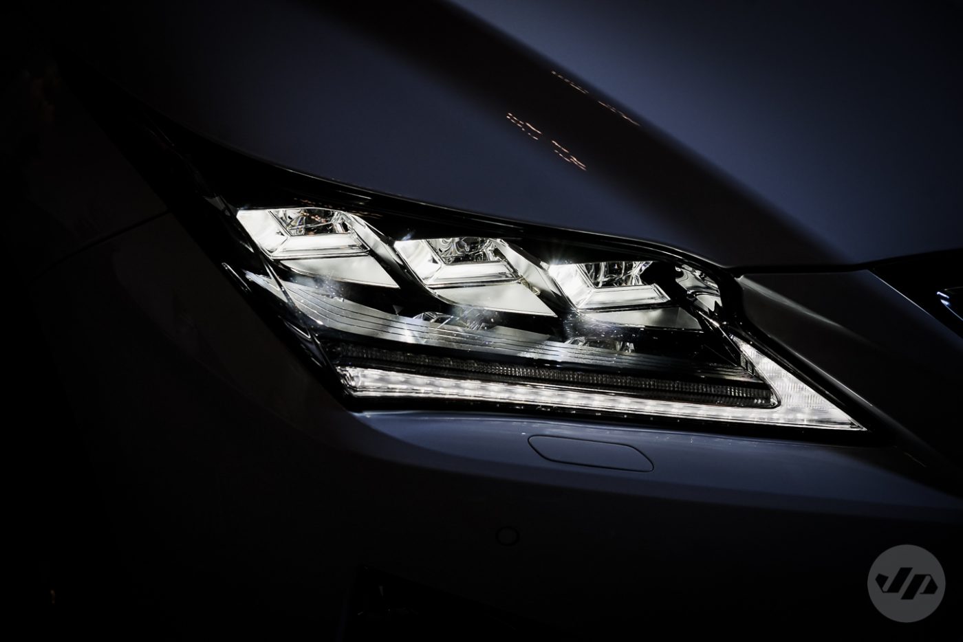 2016-Lexus-RX450-JP1